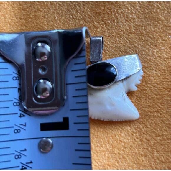 Vintage Sterling Silver Shark Tooth Pendant – Onyx Cabochon 925 Surf Boho 3g - Picture 4 of 5